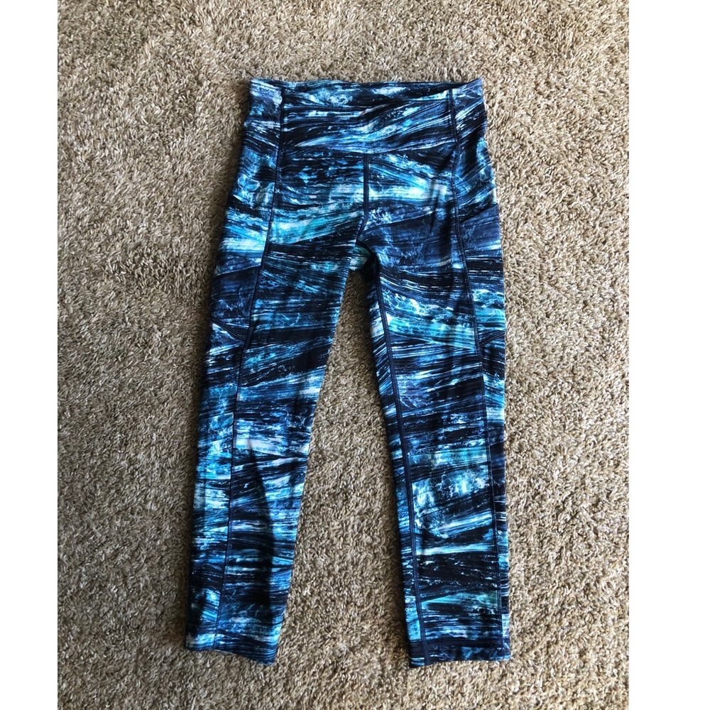 Lululemon Light & Dark Blue Multicolor Athletica Capri Leggings